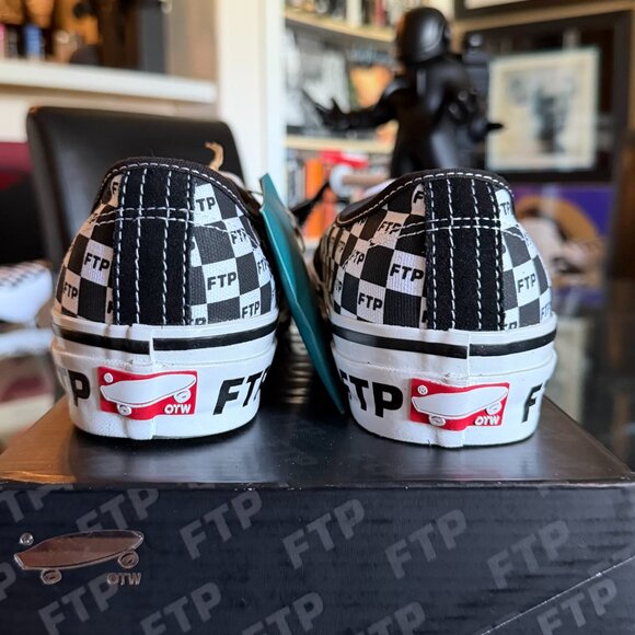 **NEW RARE** VANS AUTHENTIC 44 FTP CHECKERBOARD VAULT VN000EEUBLK 9 WHITE BLACK main image 8